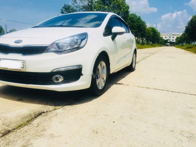 Bán ô tô Kia Rio đời 2017, màu trắng, xe nhập0