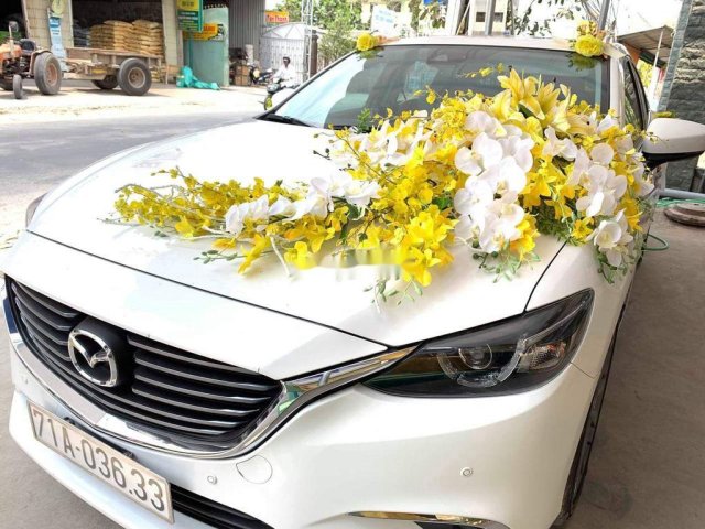 Cần bán Mazda 6 năm sản xuất 2017, màu trắng