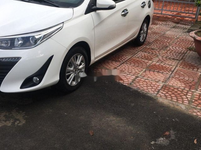 Cần bán gấp Toyota Vios năm sản xuất 2019, màu trắng, số tự động