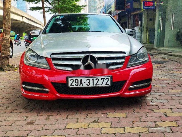 Chính chủ cần bán xe Mercedes C250 AMG 2011, màu đỏ nóc xám