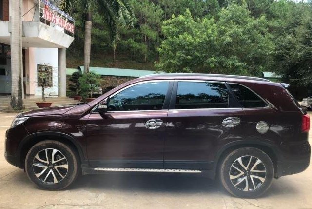 Bán xe Kia Sorento sản xuất 2018, màu đỏ xe gia đình, giá chỉ 796 triệu