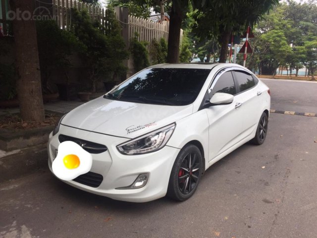 Xe Hyundai Accent Blue 1.4 AT sx 2015 - giá cả thương lượng0