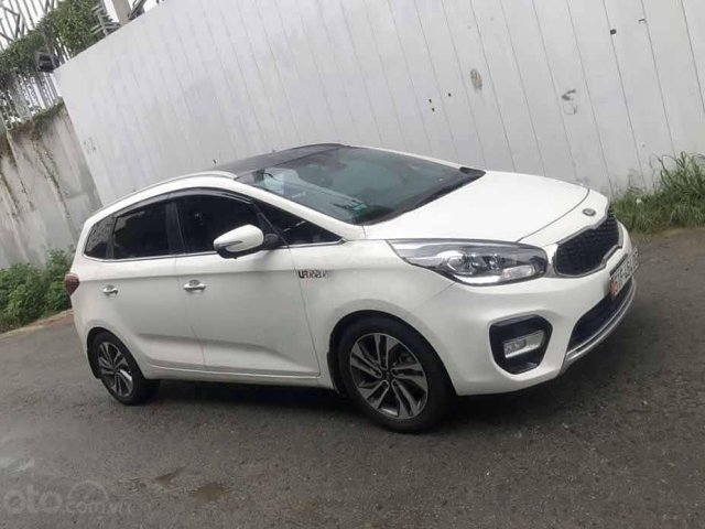 Cần bán xe Kia Rondo GAT đời 2017, màu trắng