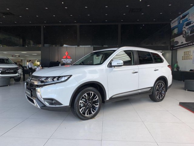 Cần bán xe Mitsubishi Outlander đời 2020, màu trắng, nhập khẩu, giá cạnh tranh0