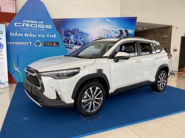 Bán xe Toyota Corolla Cross năm sản xuất 2020, màu trắng, nhập khẩu, giá tốt0