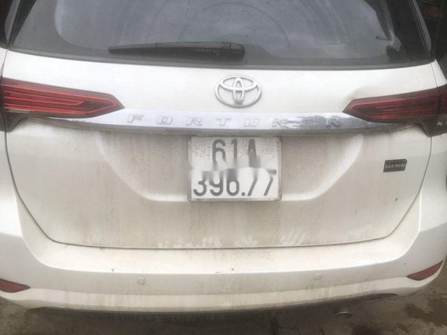 Cần bán lại xe Toyota Fortuner đời 2017, màu trắng, xe nhập