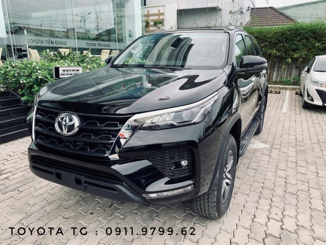 Fortuner 2021 máy dầu, số tự động, xe đủ màu giao ngay, có hỗ trợ trả góp, chuẩn bị 290tr xong hết giấy tờ