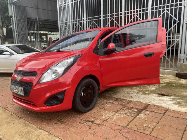 Cần bán lại xe Chevrolet Spark đời 2016, màu đỏ xe nhập giá chỉ 239 triệu đồng0