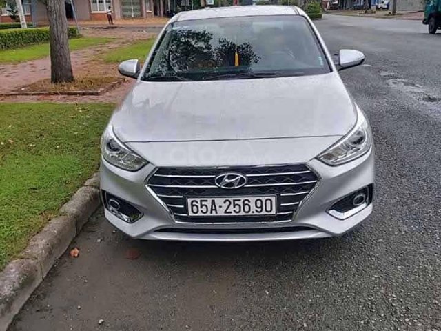 Cần bán Hyundai Accent 1.4 MT Base năm 2019, màu bạc còn mới 0