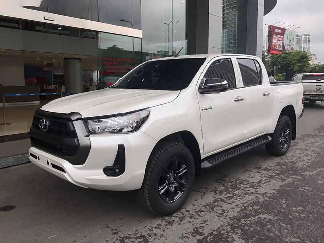 Bán ô tô Toyota Hilux 2.4AT sản xuất 2020, màu trắng, nhập khẩu nguyên chiếc giá cạnh tranh