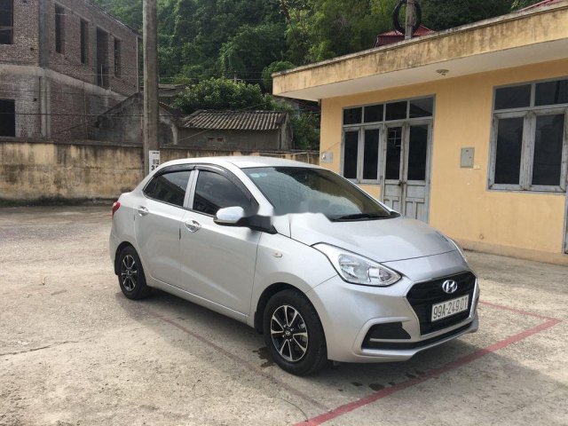 Bán Hyundai Grand i10 đời 2018, màu bạc như mới 