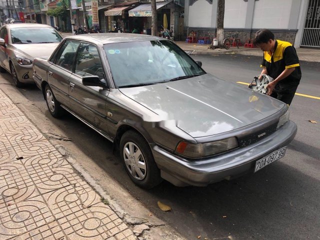 Bán Toyota Camry đời 1987, màu xám, nhập khẩu, chạy rất êm