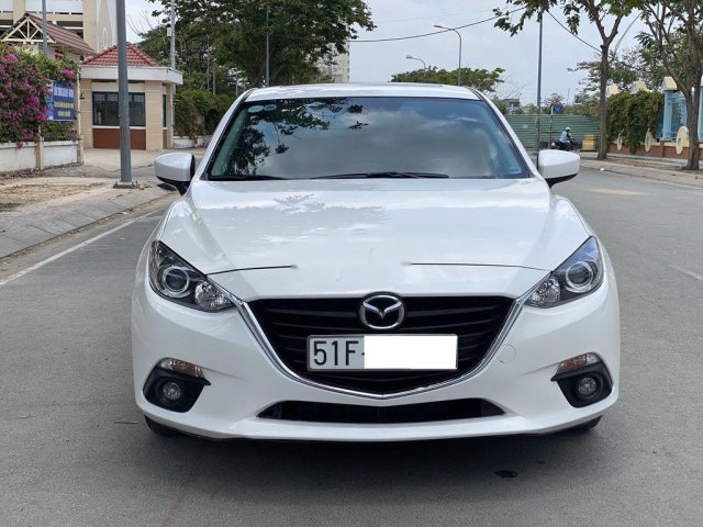 Cần bán Mazda 3 đời 2016, màu trắng, giá chỉ 495 triệu