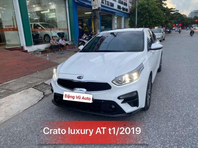 Cần bán Kia Cerato đời 2019, màu trắng, xe lướt