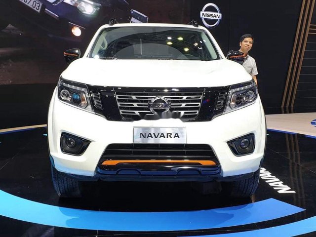 Bán xe Nissan Navara năm sản xuất 2019, màu trắng, nhập khẩu nguyên chiếc