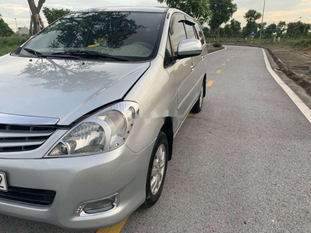 Cần bán xe Toyota Innova đời 2008, màu bạc 