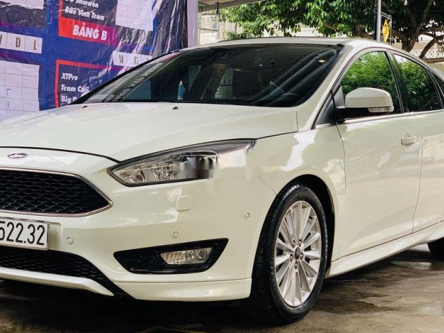 Cần bán lại xe Ford Focus năm sản xuất 2016, màu trắng0