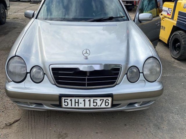 Cần bán gấp Mercedes C240 2001, màu bạc