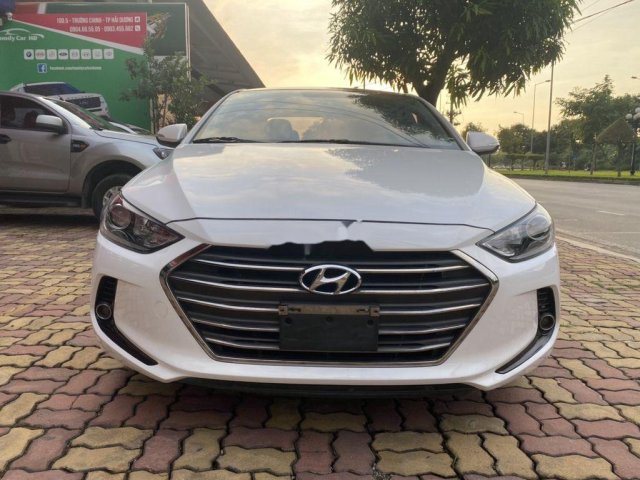 Cần bán lại xe Hyundai Elantra năm 2018 còn mới0