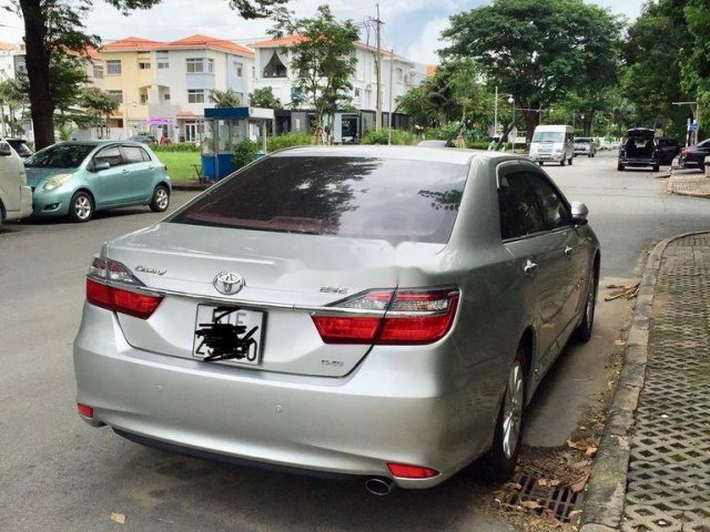 Bán ô tô Toyota Camry năm sản xuất 2015 còn mới giá cạnh tranh