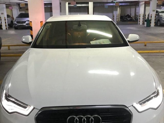 Cần bán xe Audi A6 năm 2011, màu trắng, xe nhập còn mới, 860tr0