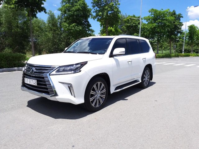 Lexus LX570 nhập từ Mỹ mới toanh, chất lượng cao hơn hãng, full option, sơn zin cực hiếm, xe nhà trùm mền - có hỗ trợ trả góp