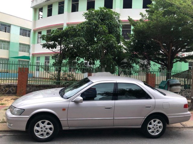 Bán Toyota Camry sản xuất năm 2002 còn mới