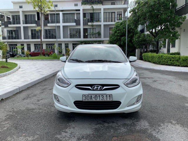 Bán Hyundai Accent sản xuất 2013, màu trắng, nhập khẩu 