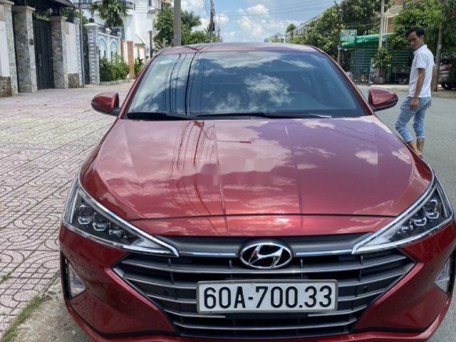 Bán ô tô Hyundai Elantra sản xuất 2019, màu đỏ còn mới