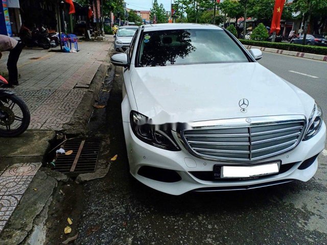 Lên đời bán xe Mercedes C250 năm 2016, màu trắng