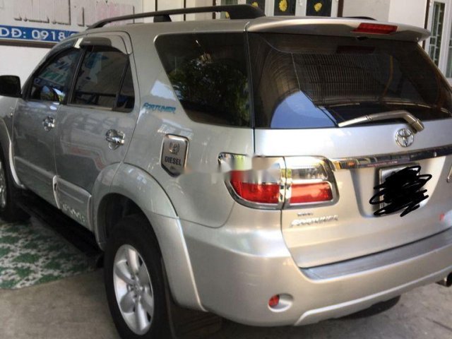 Xe Toyota Fortuner năm sản xuất 2011 còn mới, giá 550tr