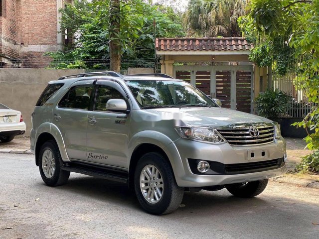 Bán Toyota Fortuner sản xuất năm 2014, màu bạc 