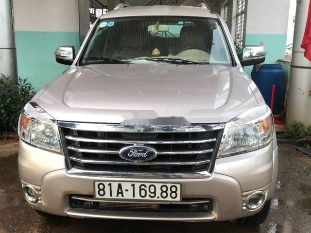 Bán Ford Everest năm sản xuất 2012, màu hồng phấn, xe nhập số sàn