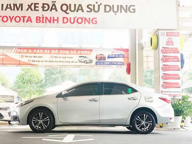 Bán Toyota Corolla Altis năm sản xuất 2019, màu bạc0