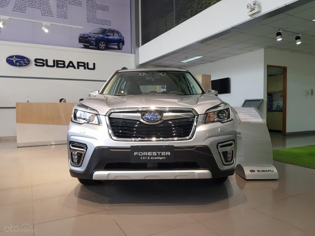Subaru Forester trả trước 300 triệu, giao xe ngay