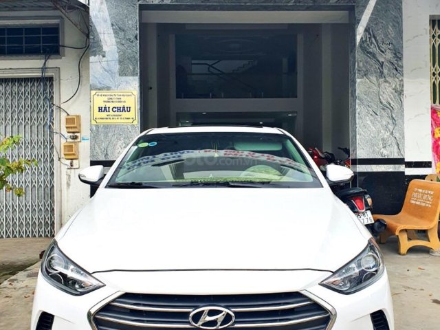 Hyundai Elantra 1.6 màu trắng 2017, giá hợp lý0