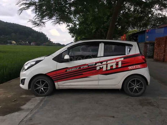 Xe Chevrolet Spark đời 2015, màu trắng còn mới 0