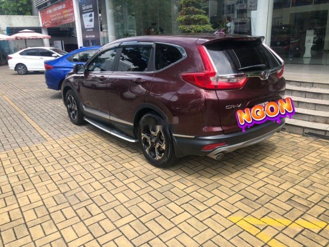 Gia đình bán xe Honda CR V năm sản xuất 2018, màu đỏ