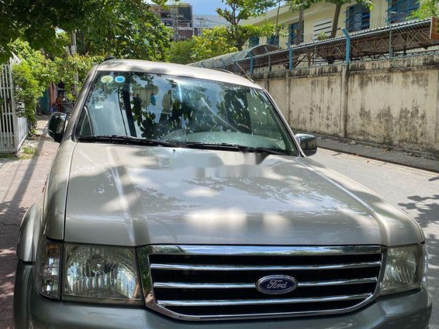 Gia đình bán lại xe Ford Everest năm 2006, màu vàng cát, 250 triệu0