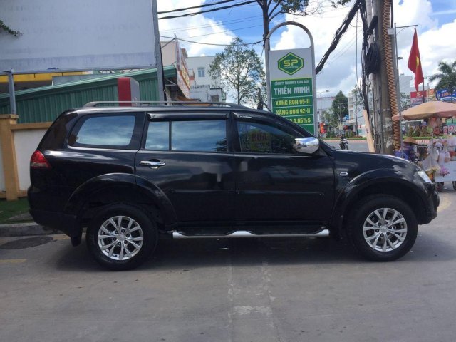 Bán Mitsubishi Pajero đời 2016, màu đen, máy xăng