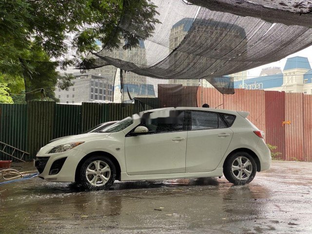 Bán Mazda 3 sản xuất năm 2010, màu trắng, nhập khẩu nguyên chiếc