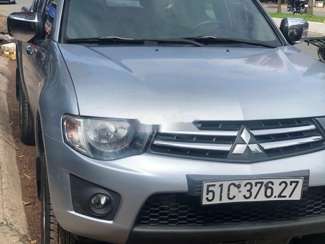 Gia đình bán Mitsubishi Triton 2014, màu bạc, 297 triệu