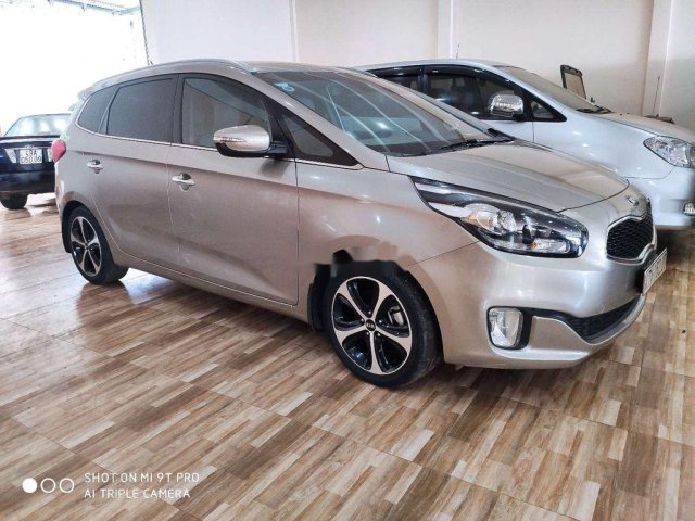 Salon bán Kia Rondo năm sản xuất 2016, màu bạc, giá chỉ 480 triệu0