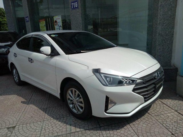 Bán xe Hyundai Elantra sản xuất 2019, model 20200