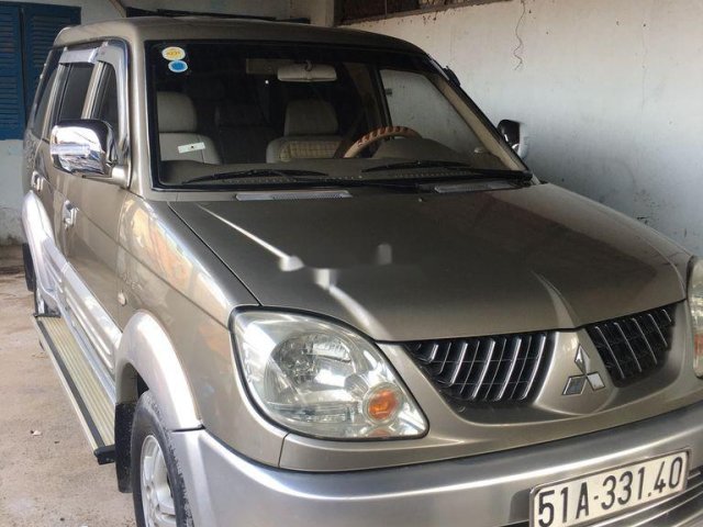 Gia đình bán xe Mitsubishi Jolie đời 2005, màu vàng cát0