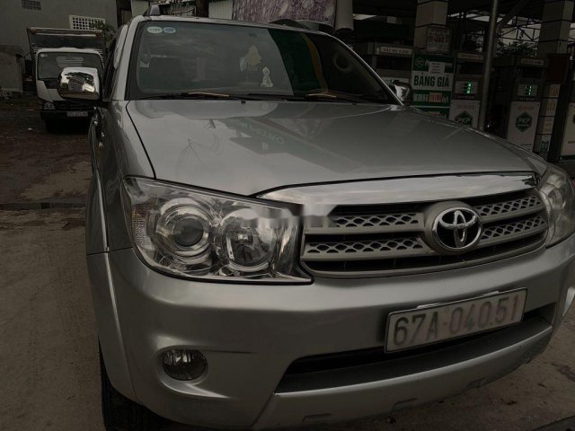 Bán Toyota Fortuner năm 2009, màu xám