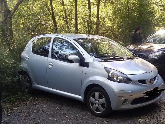 Cần bán Toyota Aygo đời 2008, màu bạc, xe nhập  