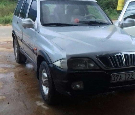 Bán Ssangyong Musso đời 2002, màu bạc0