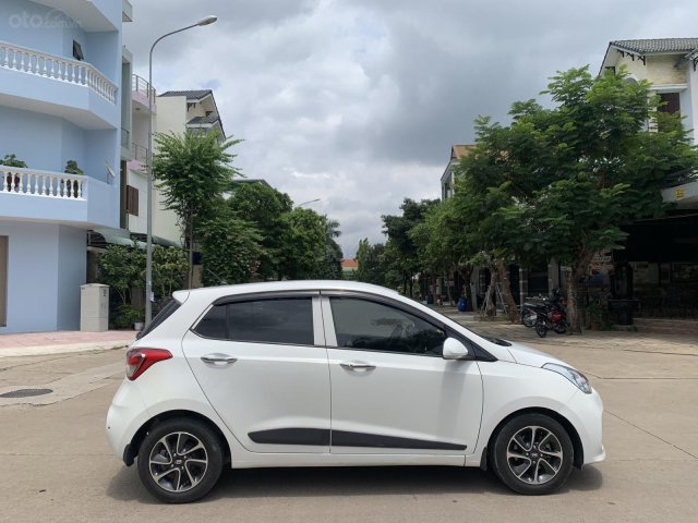 Bán Hyundai Grand i10 2017 tư nhân 1 chủ zin cọp, đi được 40.000km