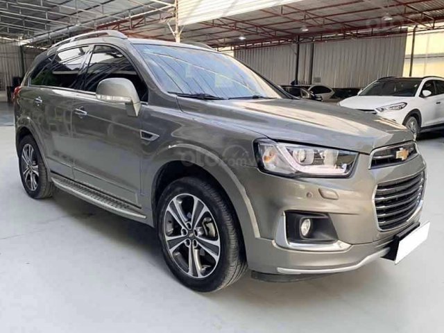 Bán Chevrolet Captiva Revv LTZ 2.4 AT đời 2018, màu xám  